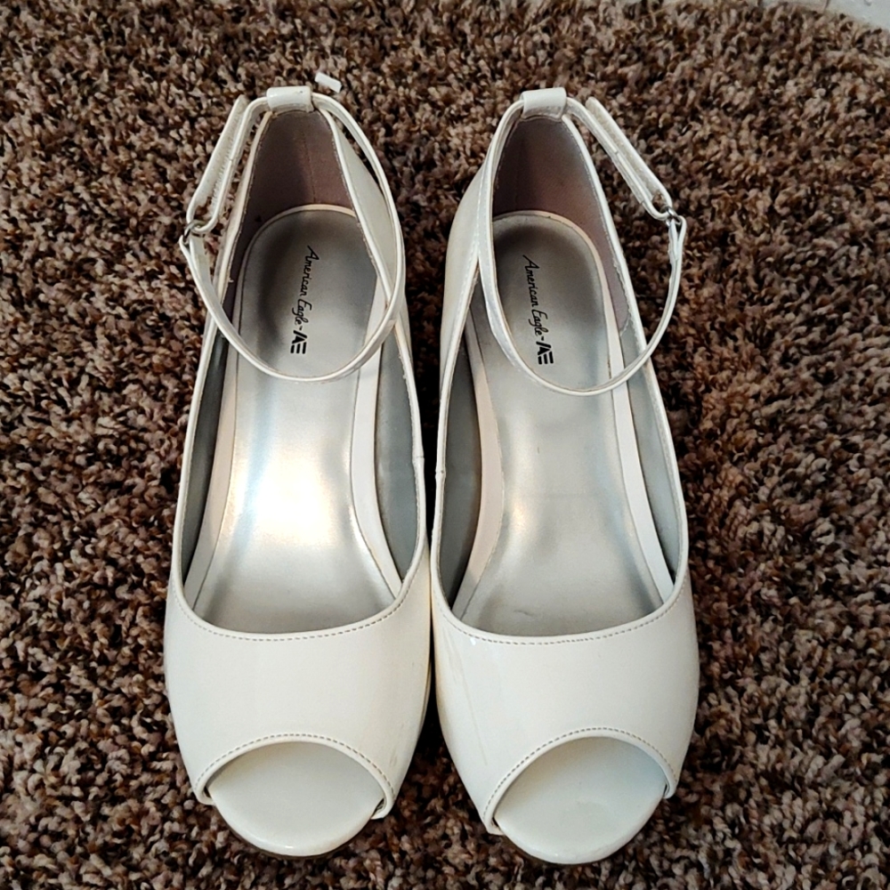 American Eagle by Payless, Girls Size 4, White